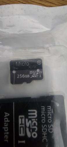256GB MicroSDXC Memory Card And Adapter New - Picture 3 of 3