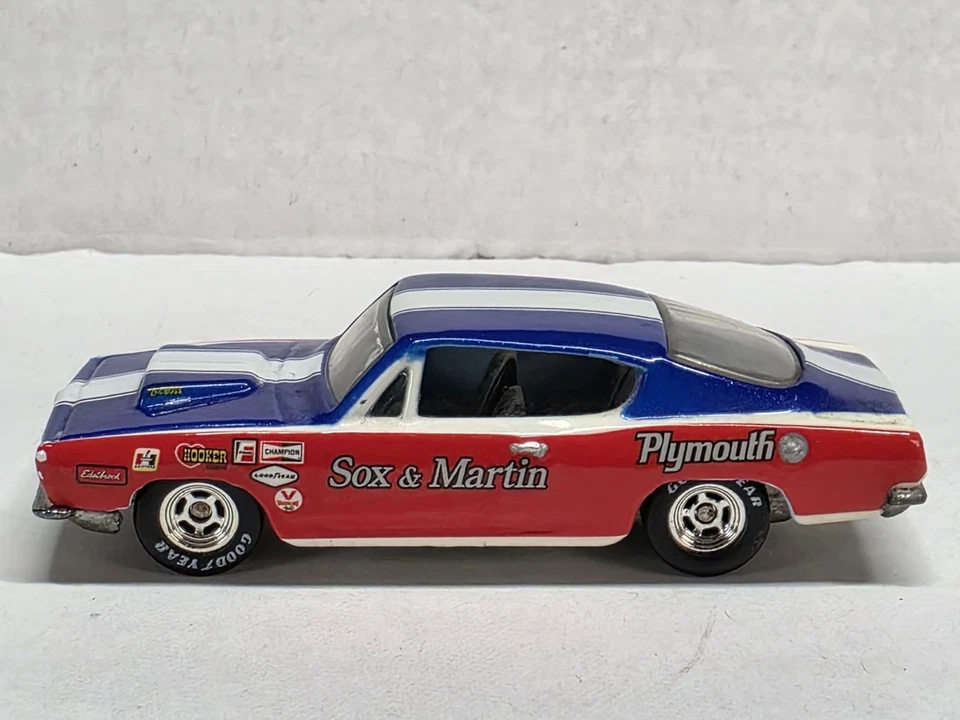 HOT WHEELS TIRA DE ARRASTRE DEMONS SOX & MARTIN SUPER STOCK BARRACUDA Foto 2 de 4