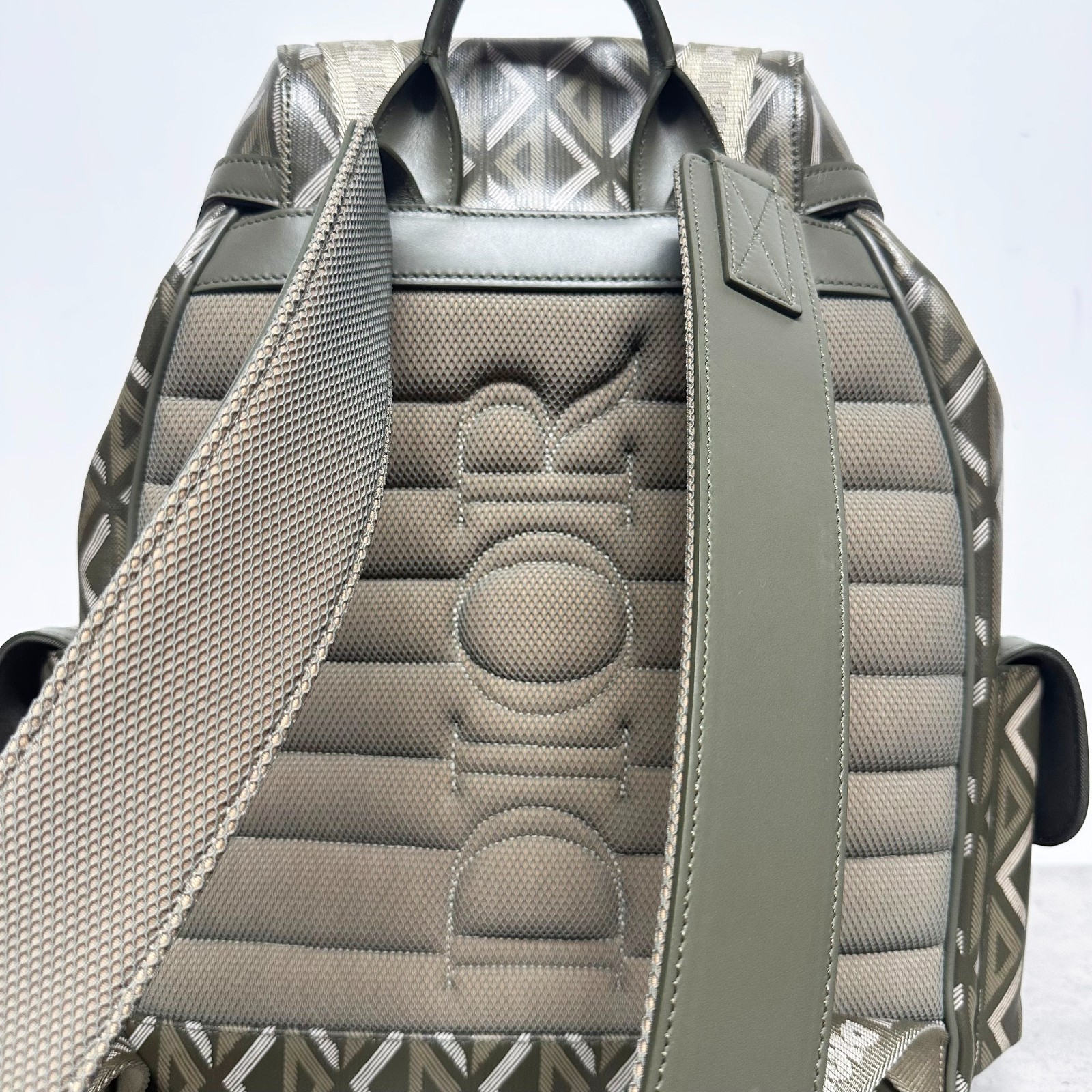 100percent AUTHENTIC CD CHRISTIAN DIOR CD DIAMOND BACKPACK HIT THE ROAD GREEN KHAKI image 9