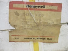 NEW HONEYWELL Gas/Air Pressure Switch    C437D 1005