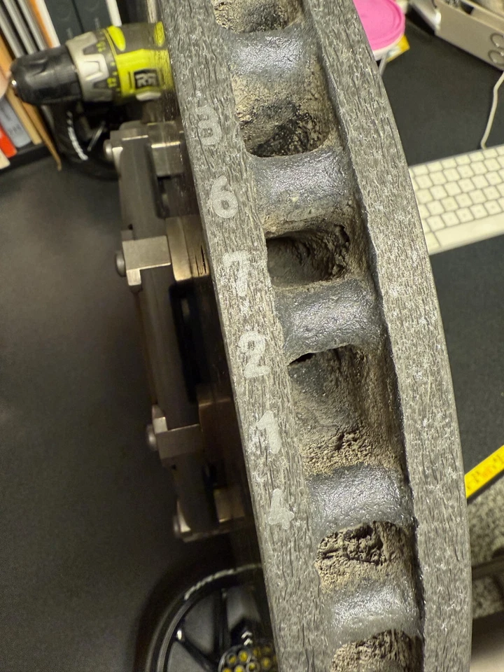 Rotor dianteiro de cerâmica carbono 2010, 2011, 2012, 2013, 2014, 2015 Audi R8 - NOVO À ESQUERDA - Imagem 4 de 4