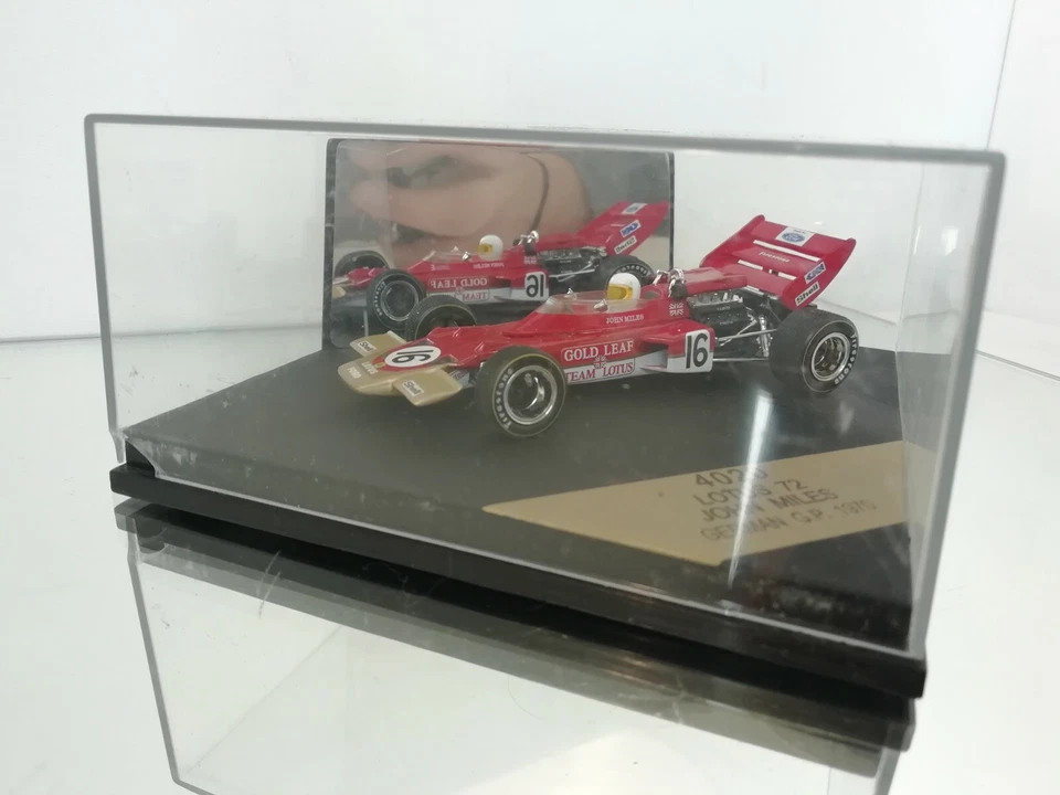 Quarzo 4020 Lotus 72 John Miles in rosso con scatola - Immagine 2 di 4