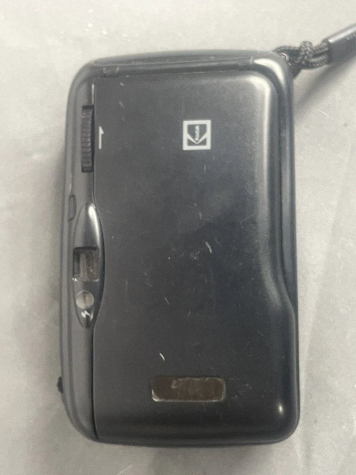 Vintage Kodak Cameo Focus Free 35mm Point & Shoot Camera W/ Flash - Image 3 of 4