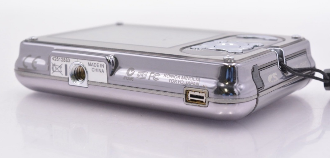 い*し様 KONICA MINOLTA DiMAGE X1 ジャンク品 Konica Minolta Dimage X1 8.0 MP Digital Camera Silver Used From