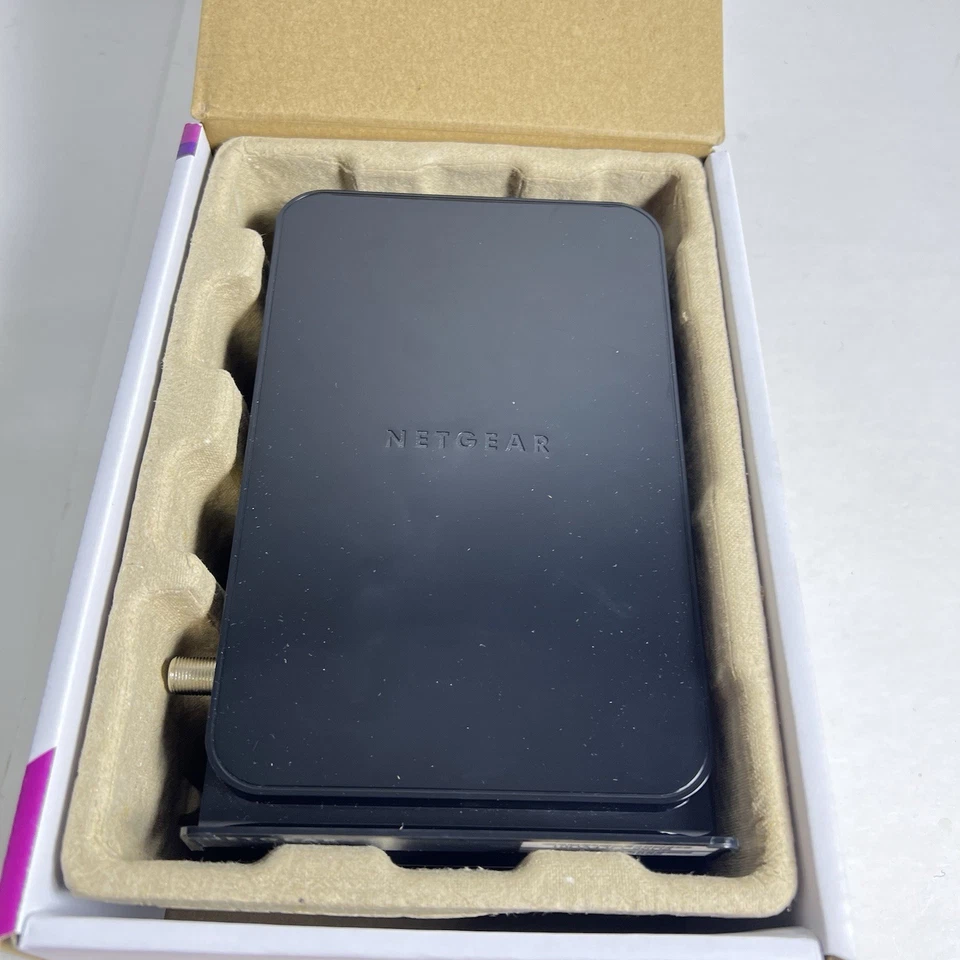 NETGEAR CM500 16x4 DOCSIS 3.0 Cable Modem Max Download Speeds of 680 Mbps - Image 3 of 4