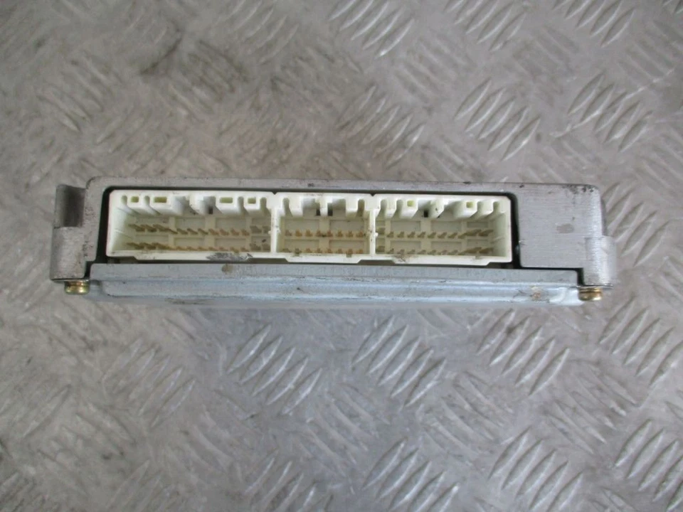 Centralina motore benzina Toyota Avensis T220 2003 modulo 8966105450 KBI45298 - Immagine 4 di 4