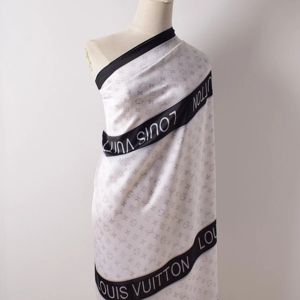 LOUIS VUITTON シルクストール ホワイト Louis Vuitton White Scarves & Wraps for Women for sale | eBay