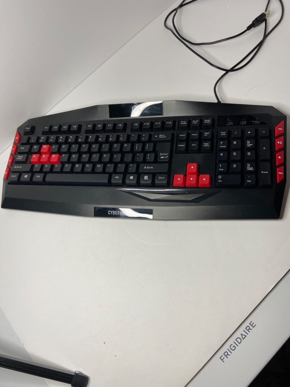 CyberPowerPC Multimedia Gaming Keyboard Lightly Used I8