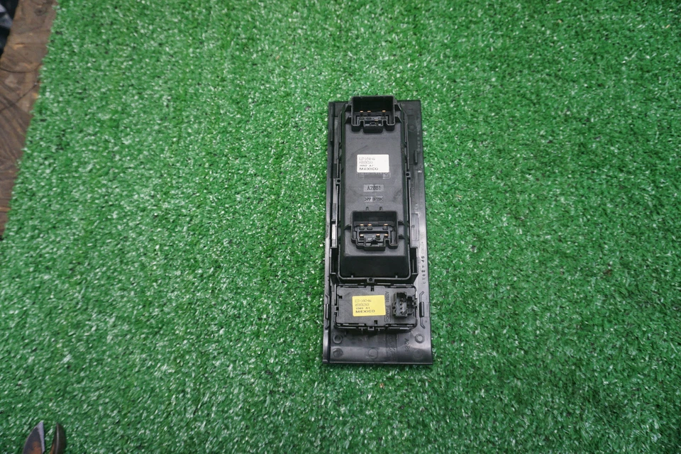 Interruptor de ventana lado izquierdo Ford Expedition 2004 2005 2006 2007 2008 OEM8L1T- Foto 3 de 4