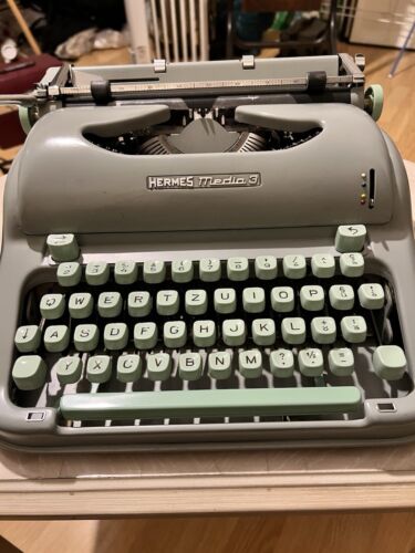 Seafoam Green Hermes Media 3 Typewriter - Picture 2 of 17