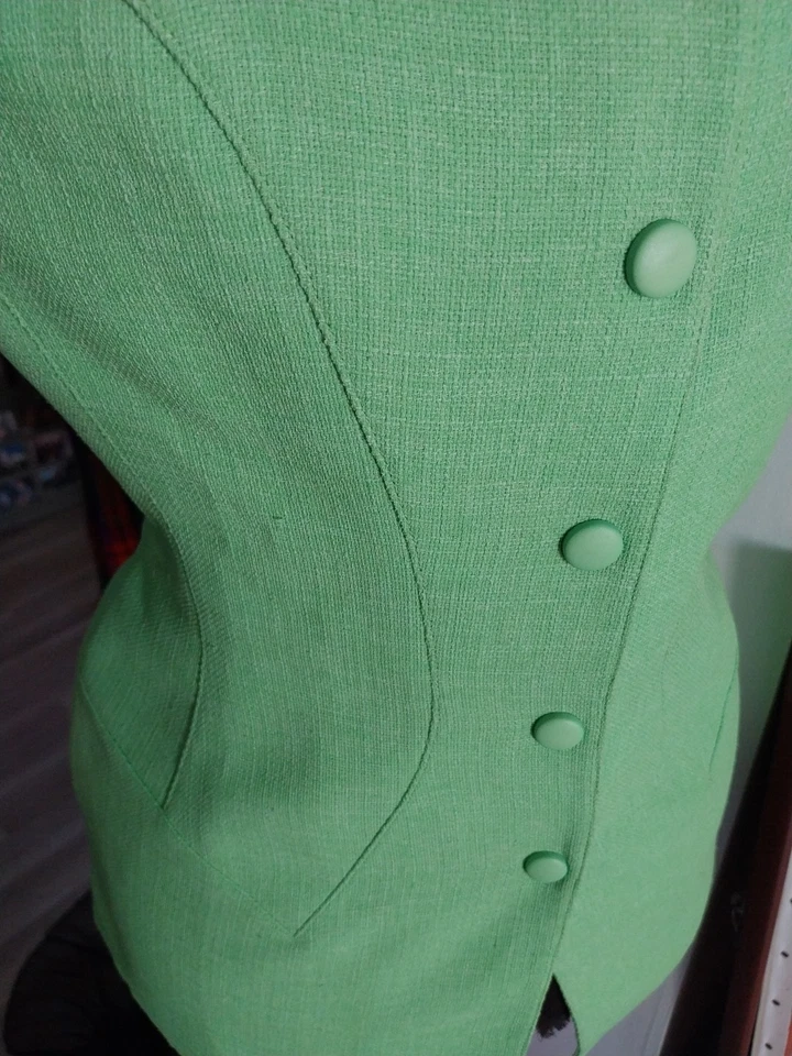 Superbe veste MUGLER doublée, cintrée vintage vert pomme T36/38 Voir dimensions - Photo 3/4