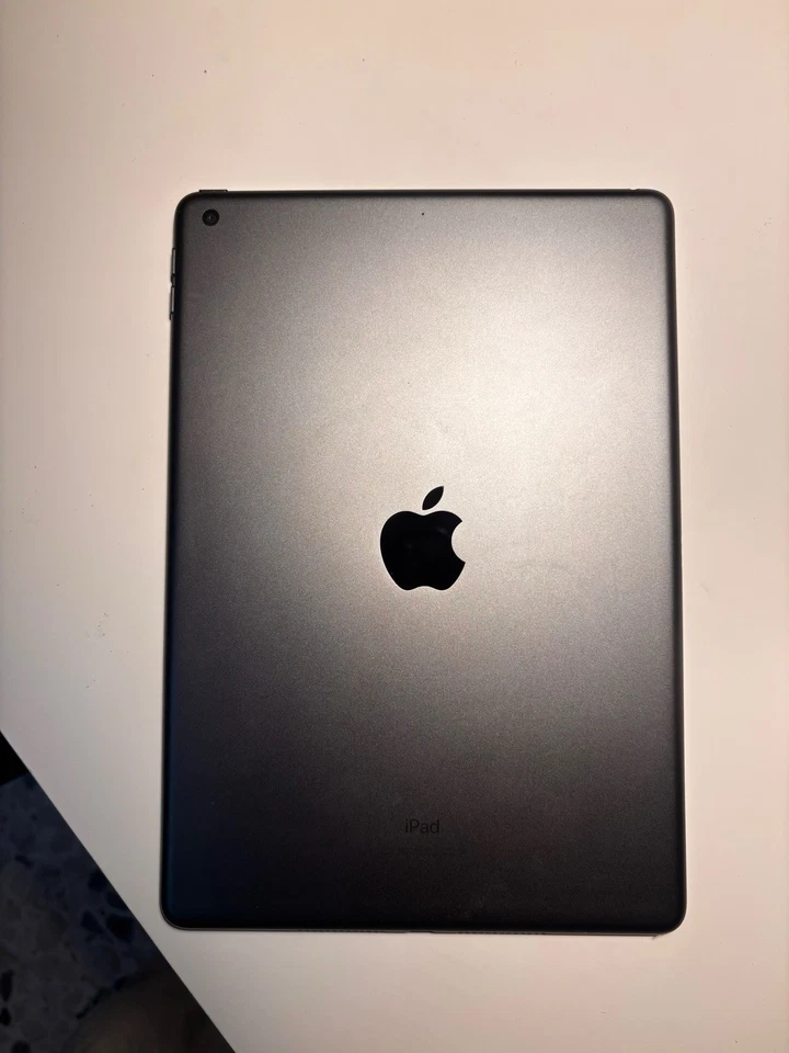 Apple iPad 10 · 128GB · Wi-Fi, foto 3 di 3