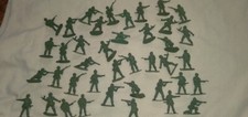 Lot of 40 Vintage Green Army Military Men 2 Inch Plastic Figures