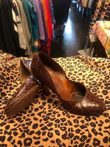 brown pumps size 9