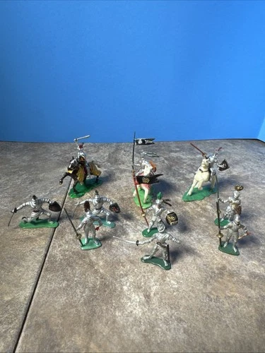 MARX CASTLE MINIATURE PLAYSET KNIGHTS VIKINGS 1/72 1 INCH PLASTIC TOY SOLDIERS