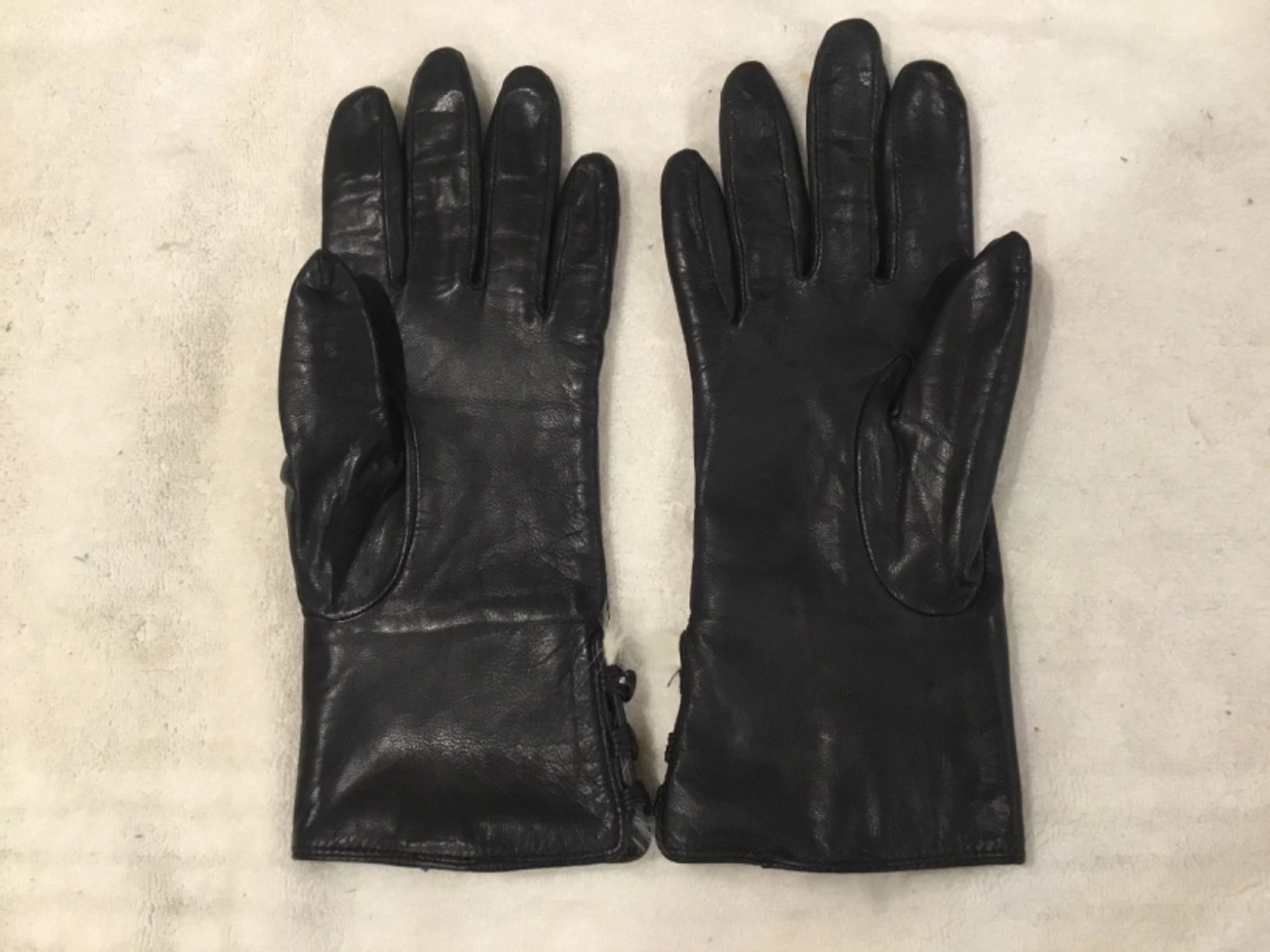 VTG Fownes Black Soft Leather Gloves Polyester Lining, Women’s Size 7, WPL 9522