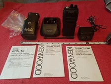 KENWOOD TK-360 UHF FM TRANSCEIVER RADIO + ACCESSORIES KSC-15 KNB-15A 