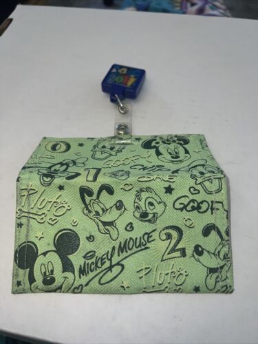 Hip Lanyard Starter Set - 2011 Retractable Hip Pack Only - No Disney Pins 81876 - Picture 1 of 5