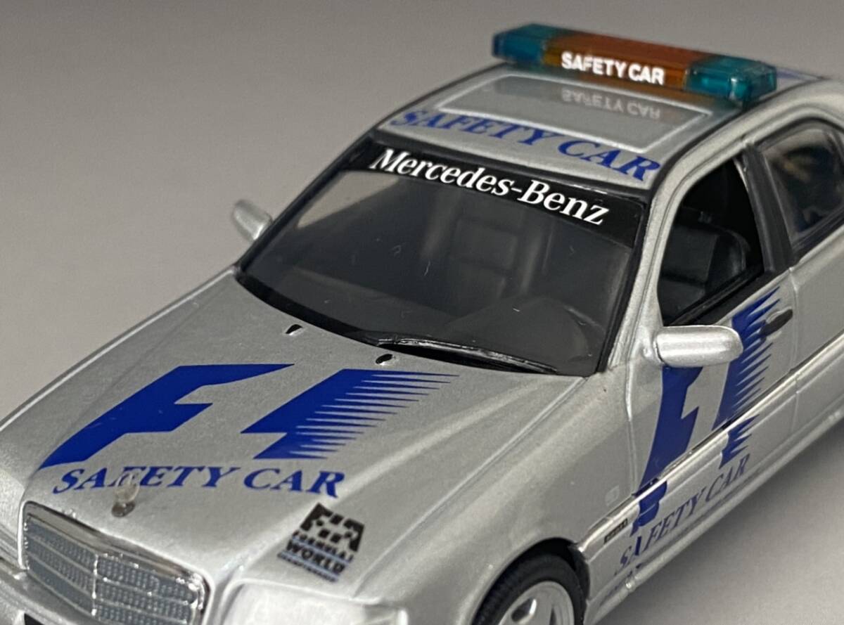 Minichamps 1/43 F1 Safety Car Mercedes Benz C36 Amg W202 Minichamps 1/43 F1 Safety Car Mercedes Benz C36 Amg W202