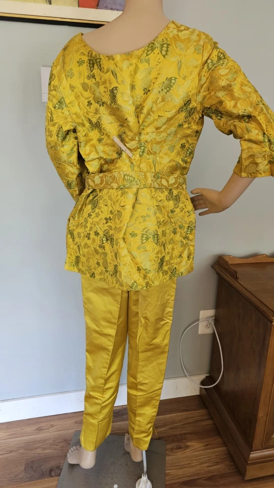Saks Fifth Avenue Asian Silk Brocade Pant Set Vintage M/L 1960s Yellow/Gold - Image 3 of 4