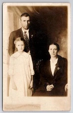 RPPC Huntington Photographer Studio Edwardian Family Real Photo Postcard I32