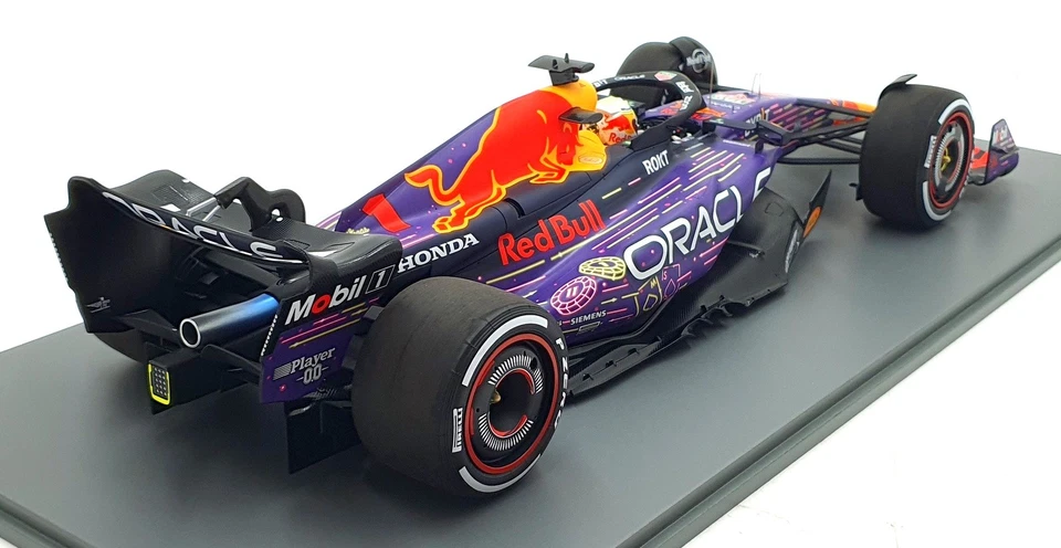 Spark 1/12 Scale 12S042 - Red Bull Racing RB19 Las Vegas 2023 #1 M.Verstappen - Image 2 of 4