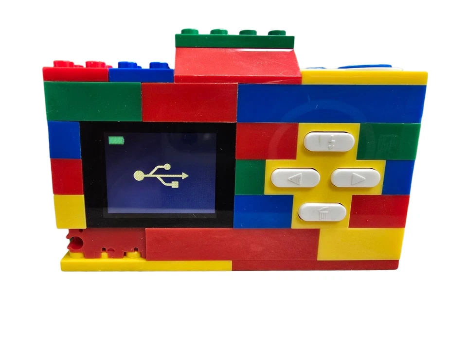 LEGO 3.0MP Digital Camera Parts Or Repair Only. By Digital Blue 2009 - Image 2 of 4