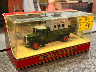 Matchbox Models Of Yesteryear Y41  1932 Mercedes Benz L5  grün Howaltswerke AG 