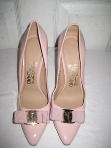 salvatore ferragamo vara patent pump