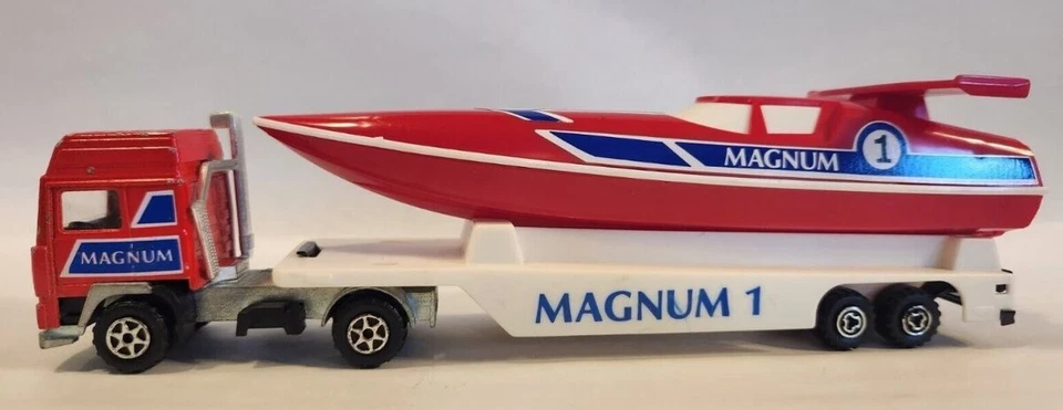 Majorette 03450600 1:32 Super Movers Magnum 1 Speed Boat Transporter Volvo - Image 1 of 1
