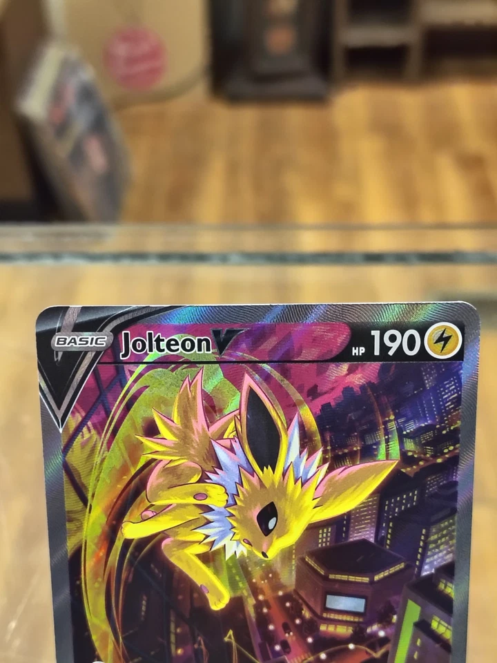 Jolteon v SWSH183 Pokémon TCG Sword & Shield Holo Black Star Promo Card! - Image 2 of 4