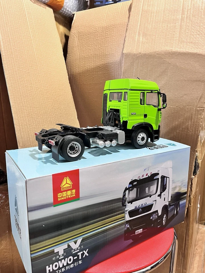 1:24 Scale Howo Two Axes Day Cab Semi Truck Tractor Green Diecast Model Car - Image 3 of 4