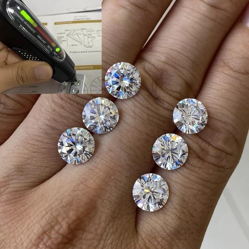 14K Gold GRA Certified D-VVS1 Round Moissanite Martini Screw Back Stud Earrings - Picture 6 of 8