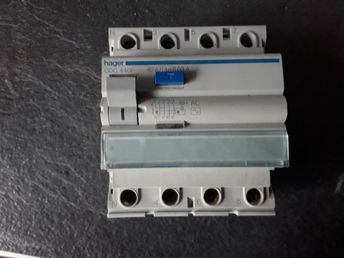Interrupteur Différentiel Hager CDC440F - 380V 30mA 40A Type AC 4 Pôles - Occasion