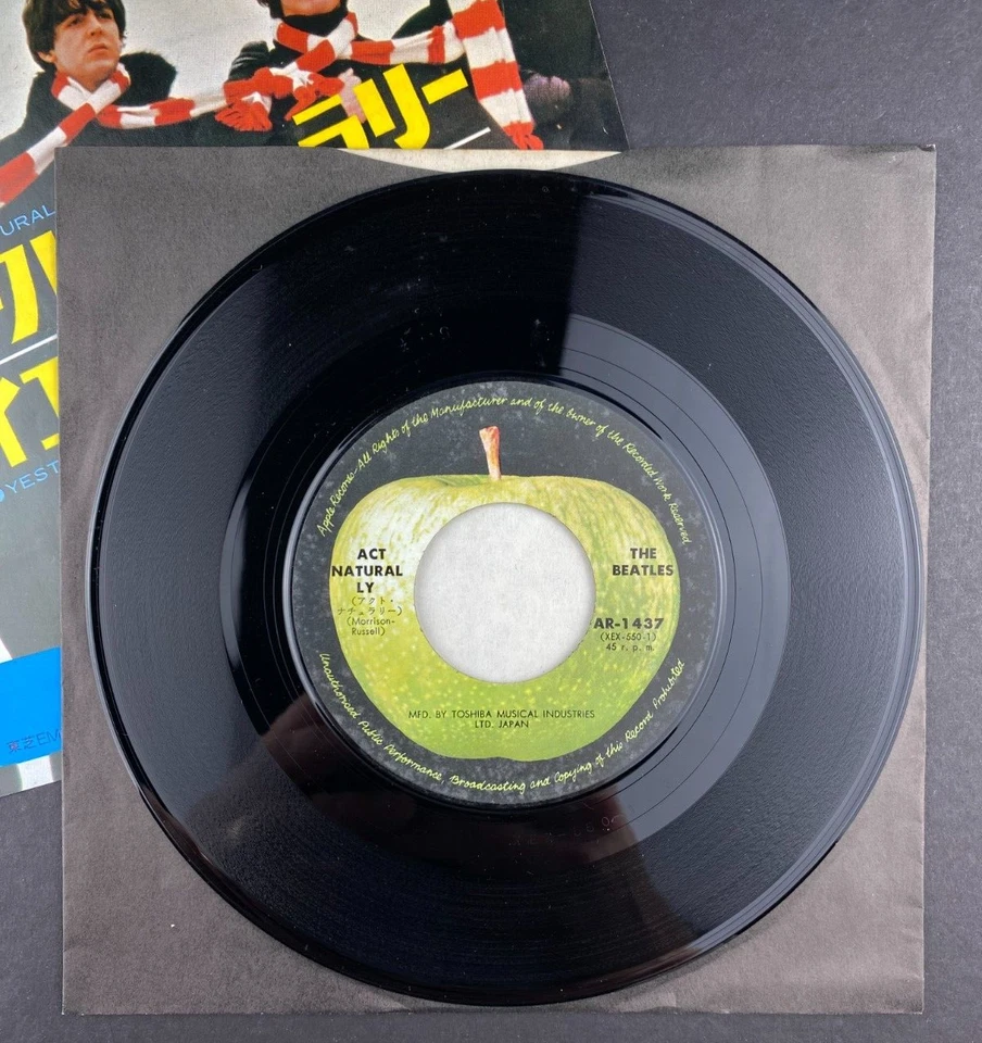The Beatles Act Naturally / Yesterday JAPAN Import 7" 45-RPM Record Single EX - Image 2 of 3