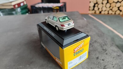 Miniature Ebbro 1/43 – Honda Fit Aria Argent – ZC977