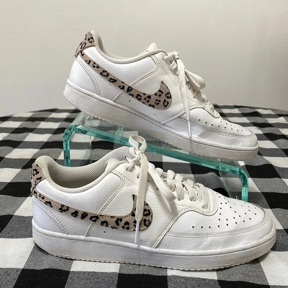 White cheetah hotsell nike shoes