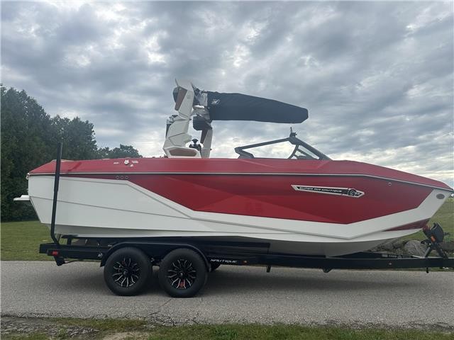 2025 Nautique G23  Victory Red