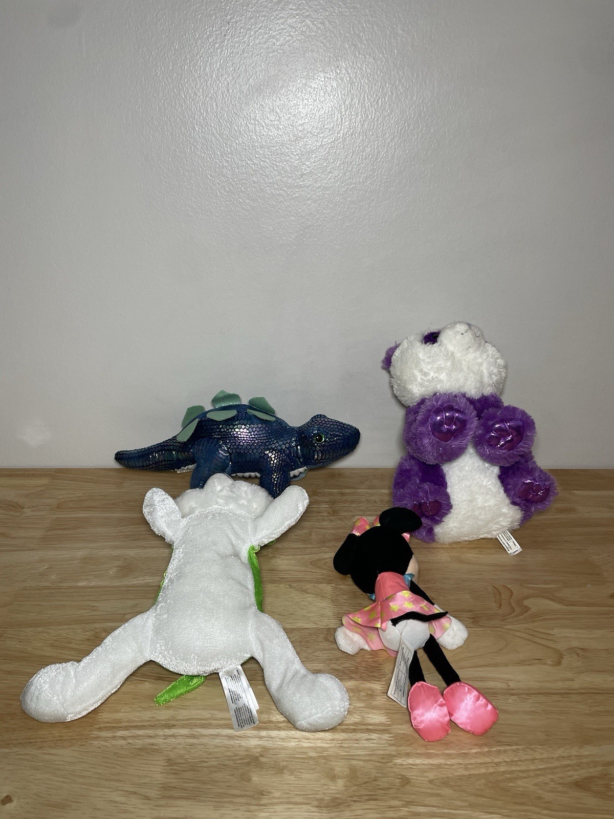 Lot Of ( 15 ) Plush Variety Of Brands Sizes & Colors Disney, Zehnders & More!
