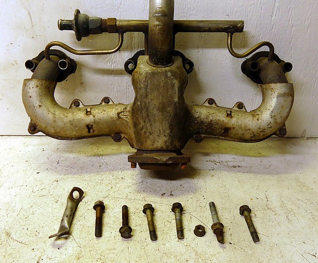 198485 Corvette C4 Exhaust Manifold Left Driver Side with Bolts Free