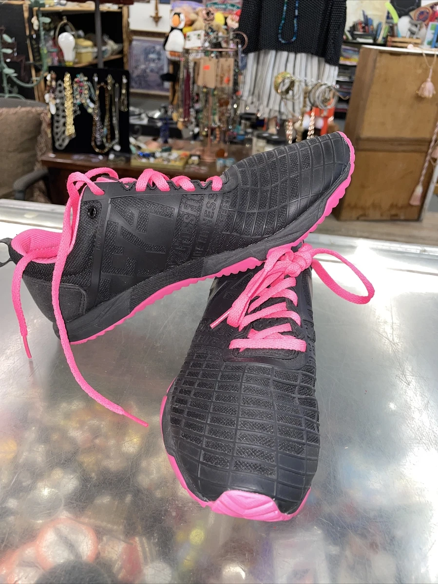 Black pink shop reebok 1st look