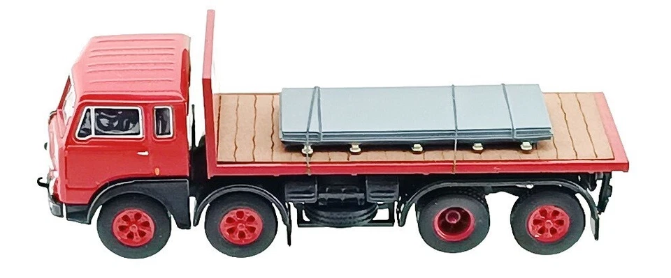 PIRATA PIBK690.02  Fiat 690 rosso con pianale in legno e carico lastre HO 1:87 - Immagine 3 di 4