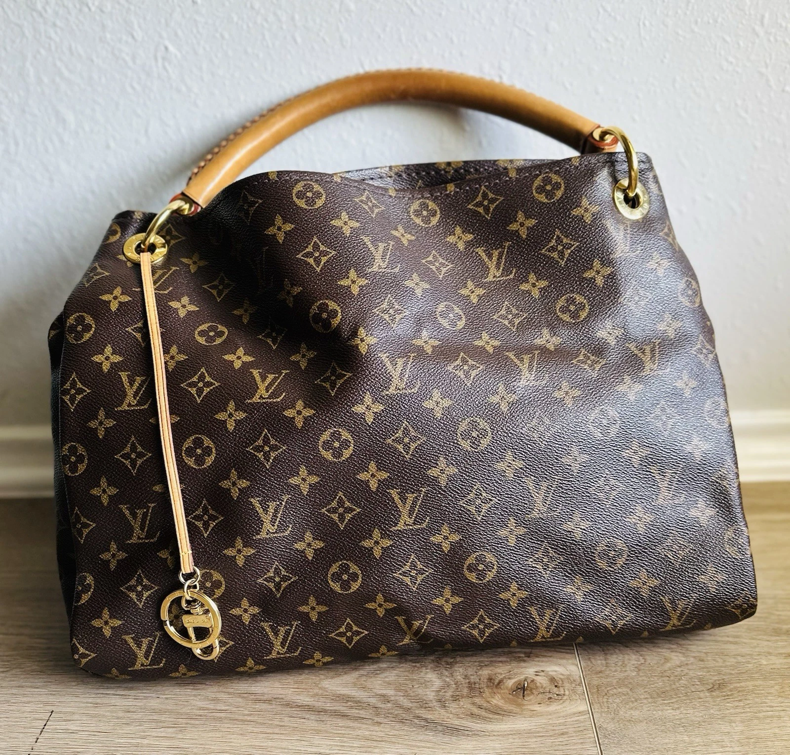 LOUIS VUITTON（LV） Borsa a tracolla Louis Vuitton Artsy MM marrone tela pelle