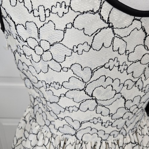 Kate Spade New York Rena Kleid Größe 8 ärmellos schwarz weiß Blumen Spitze Midi - Bild 15 von 17