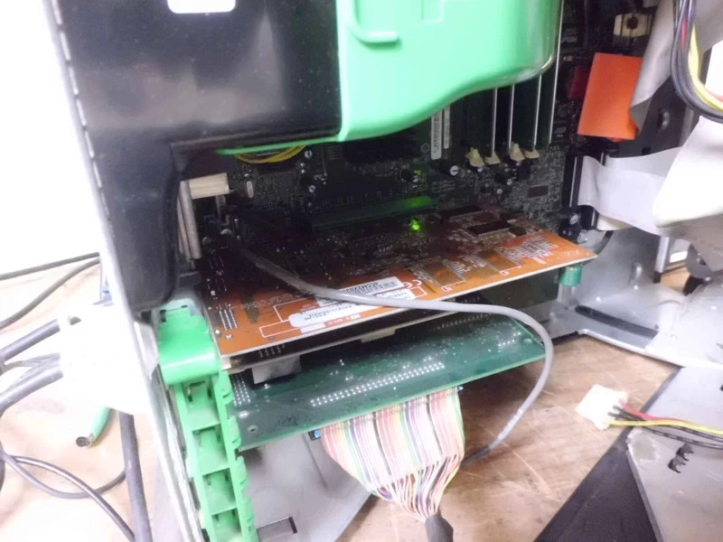 A9600SE/TD/128M/A asus ati 9600SE 128MB radeon dvi S-video vga agp video card w - Image 3 of 4