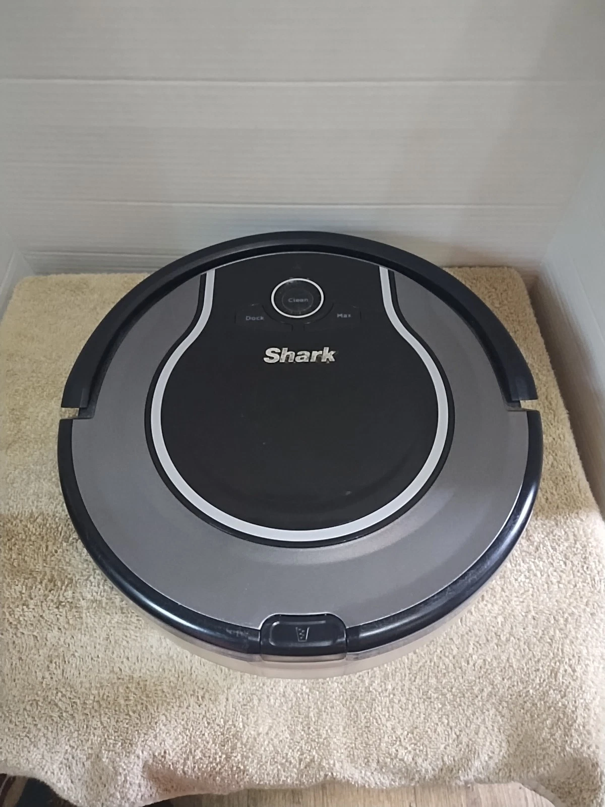 Shark Robot Vacuum Unit Only RV720-NL 32 **AS IS-FOR PARTS!**