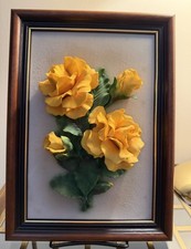 Rose vintage "Fabar" Capodimonte incorniciate porcellana gialla 12 per 9