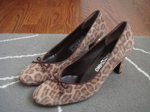 ferragamo leopard shoes