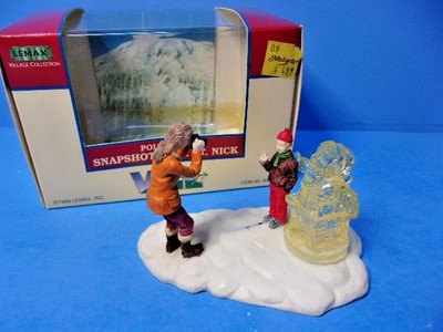 Lemax Vail Village #83289 SNAPSHOT WITH ST. NICK Christmas Figurine Vintage 1998