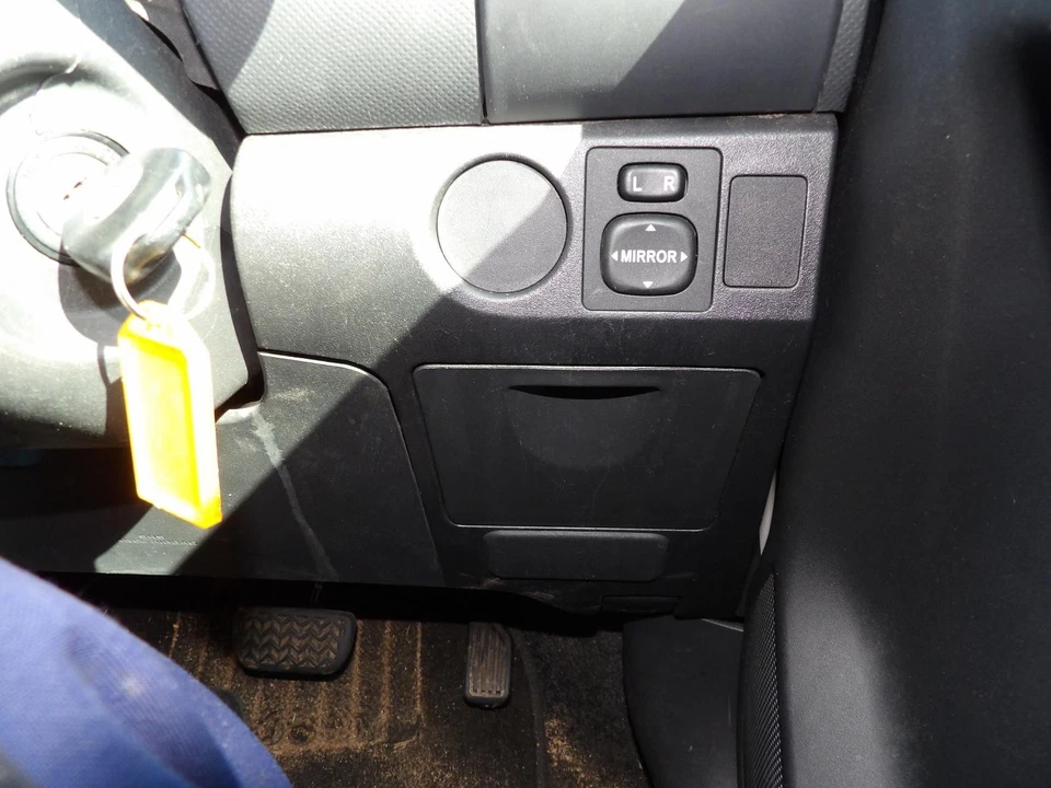 TOYOTA YARIS NCP9 10/2005-07/2011 ANTENNA ROOF MOUNT HATCH - image 3 of 4